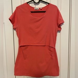 Momzelle- nursing top